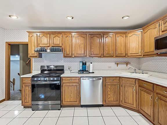 4th image of 341 W Wood Ave