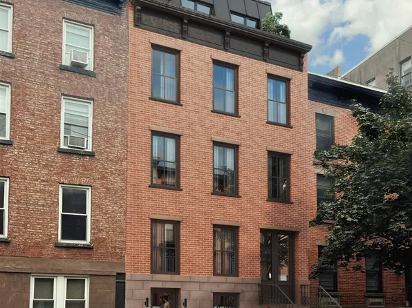 225 Park Avenue 2 image 1 of 12