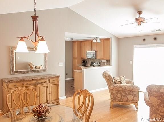 3rd image of 3433 Ibis Ln