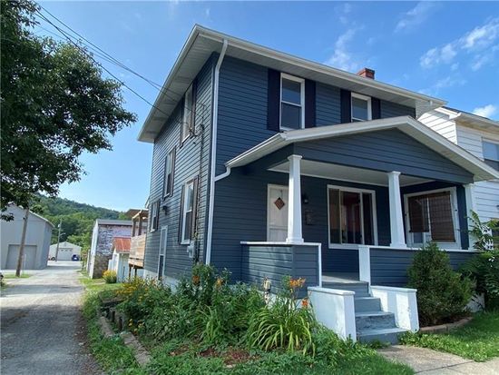 148 E Elm St Waynesburg Pa 15370 Mls 1461332 Zillow