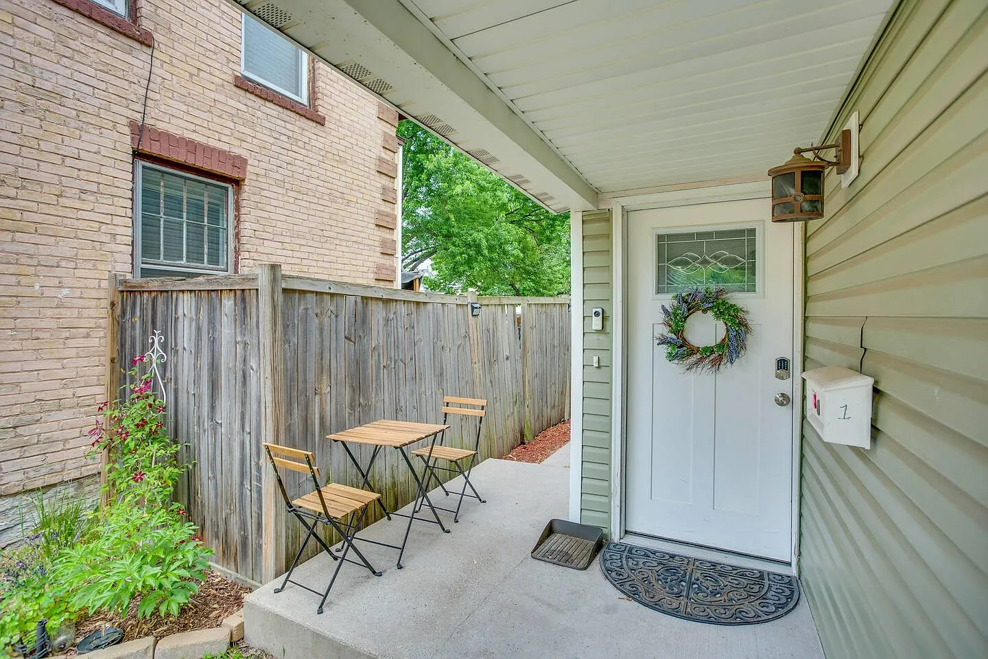 1811 Quincy St NE — Photo 2
