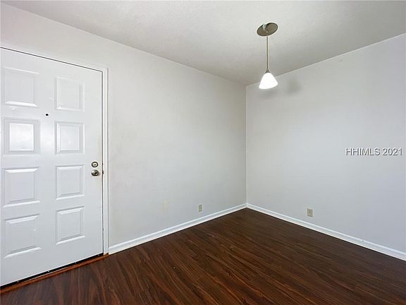 3rd image of 30 Mathews Dr