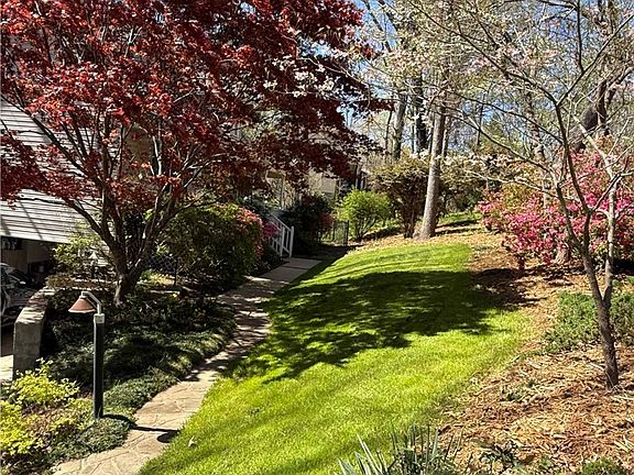 5th image of 2000 Ridgeview Ln