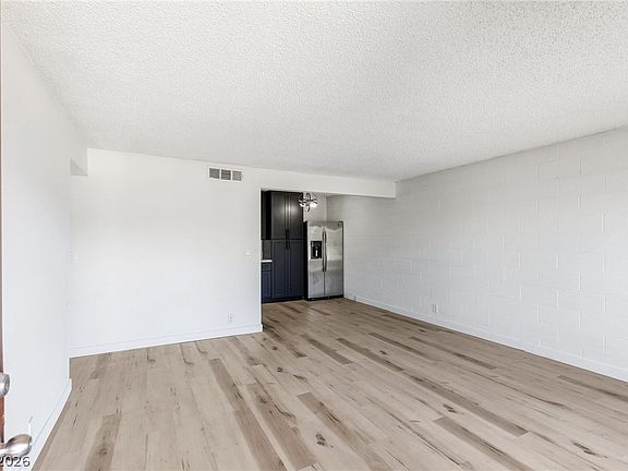 5th image of 615 S Royal Crest Cir Unit 13