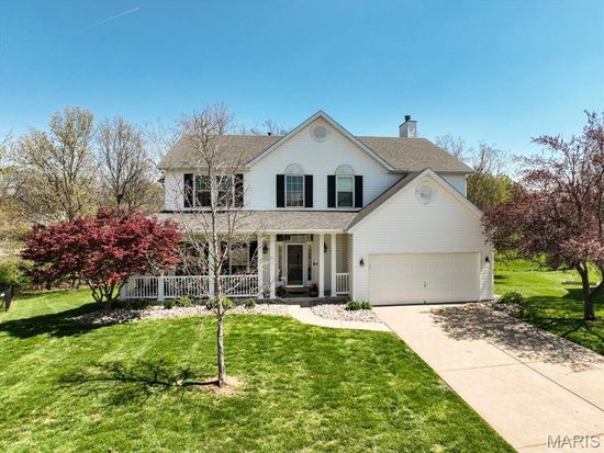 2728 Post Meadows Dr, O'Fallon, MO 63368
