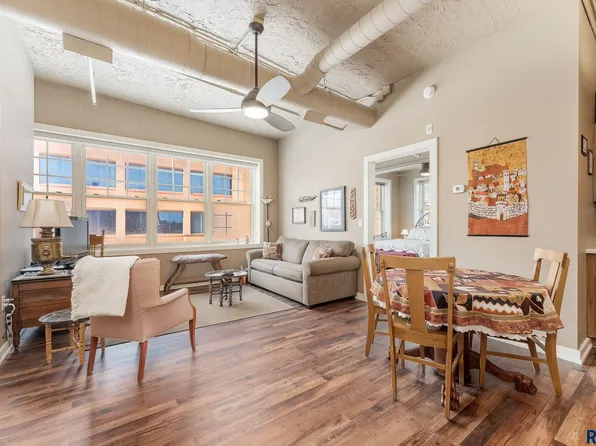 132 S Dakota Ave APT 302, Sioux Falls, SD 57104