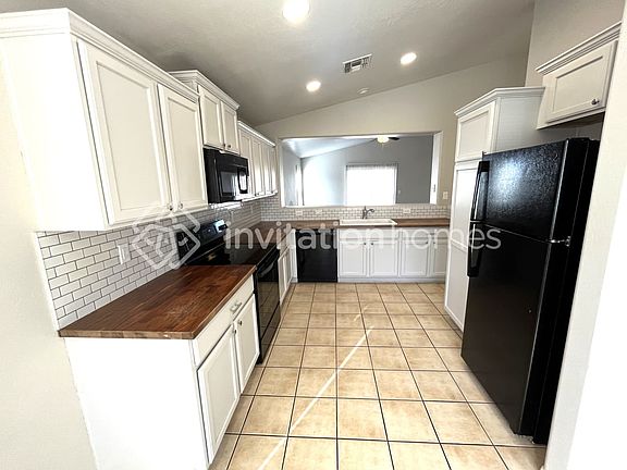 5th image of 11574 W Fooks Dr