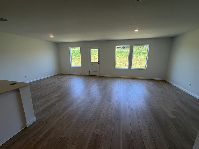 357 Artemis St — Photo 46
