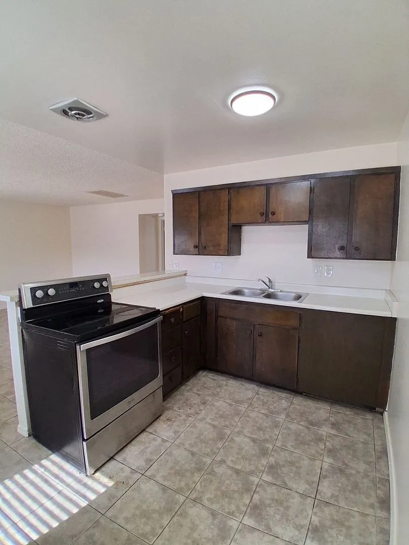 2665 N Wishon Ave OTR — Photo 2