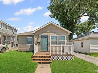 61 Eckhard Ave, Wood River, IL 62095