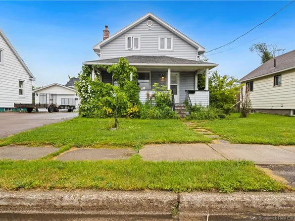 35 Churchill St, Moncton, NB E1C 7H8