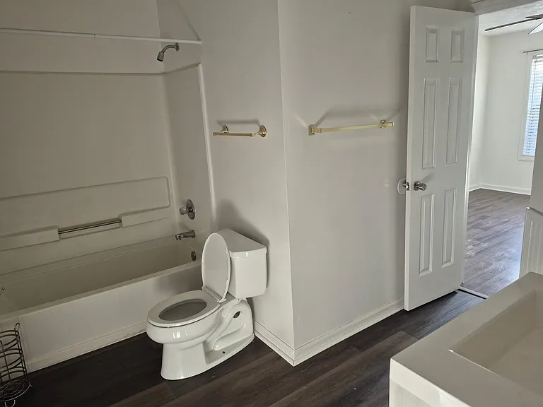 1004 Brookhollow Dr #2 — Photo 9
