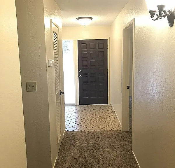 Hallway/Entry