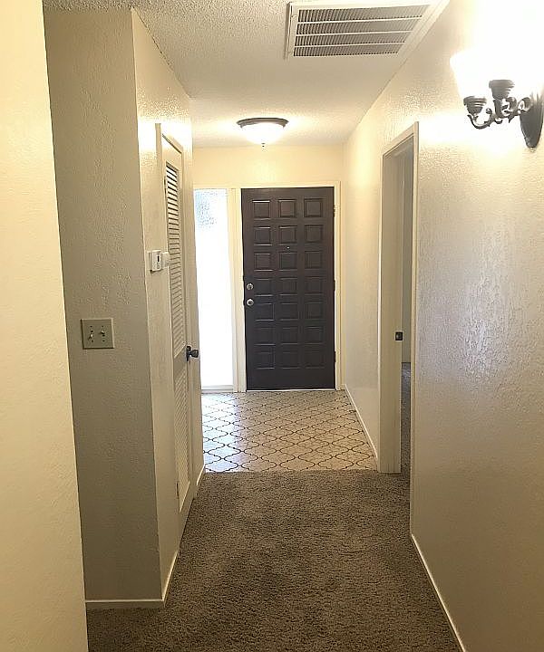Hallway/Entry