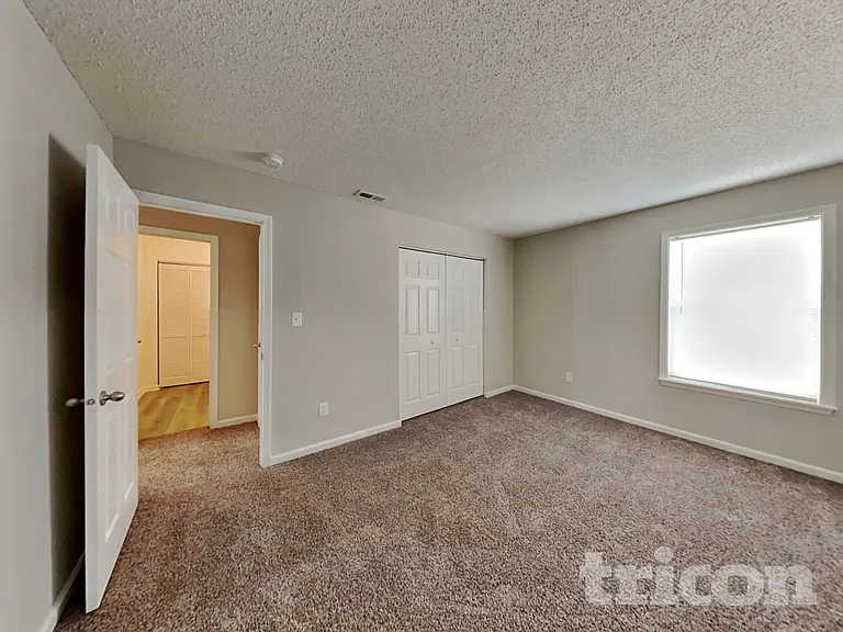 4279 Round Lake Bnd — Photo 13