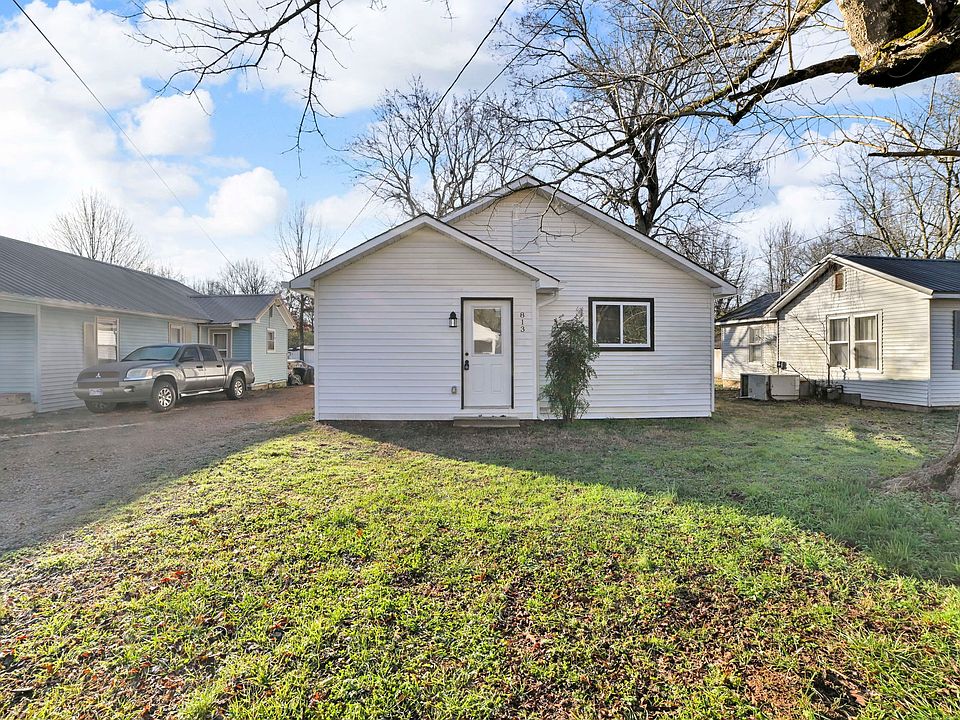 1st image of 813 Curtis St