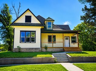1114 N Pine St, Newton, KS 67114