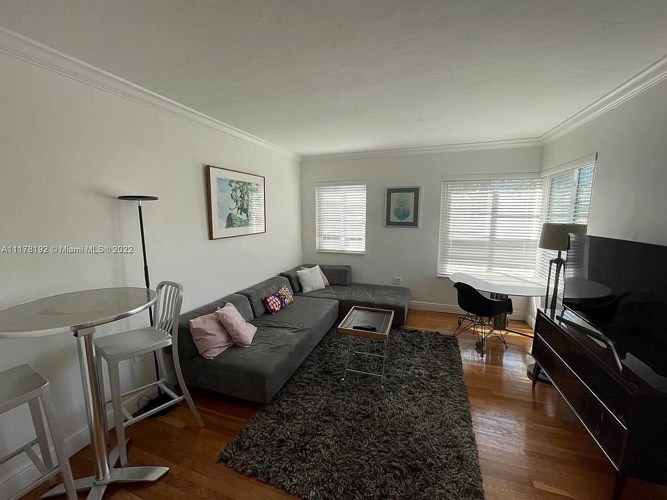 1st image of 1509 West Ave Unit 1