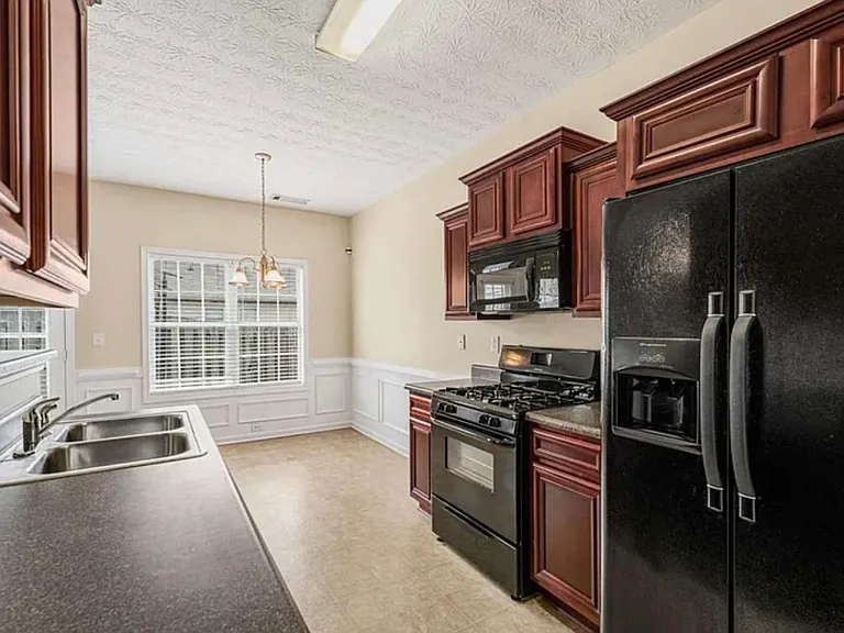 7590 Summer Berry Ln — Photo 14