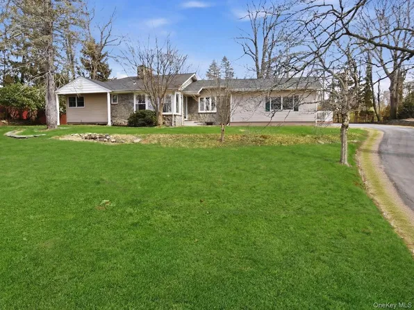 11 Levon Lane, Miller Place, NY 11764