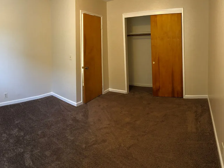 510 Laine St — Photo 11