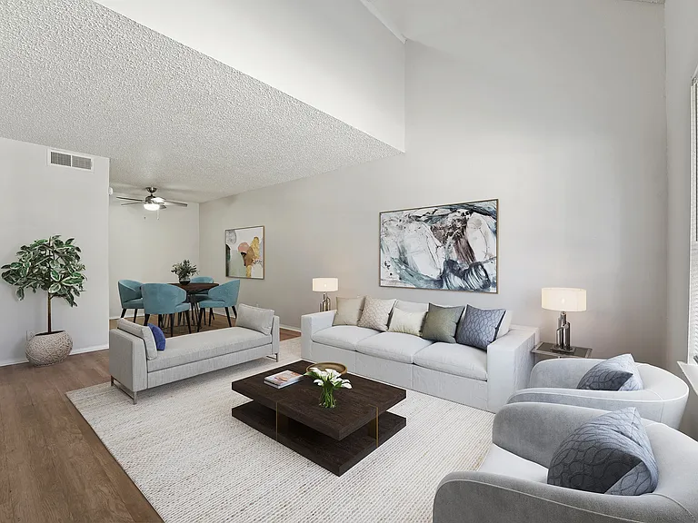 Olivo Square Apartments — Photo 17