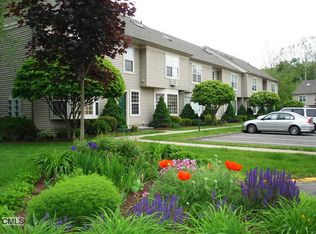 13 Glen Ridge Ct, New Milford, CT 06776