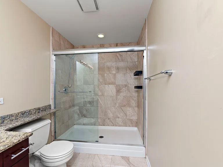 1040 W Adams St #610 — Photo 12