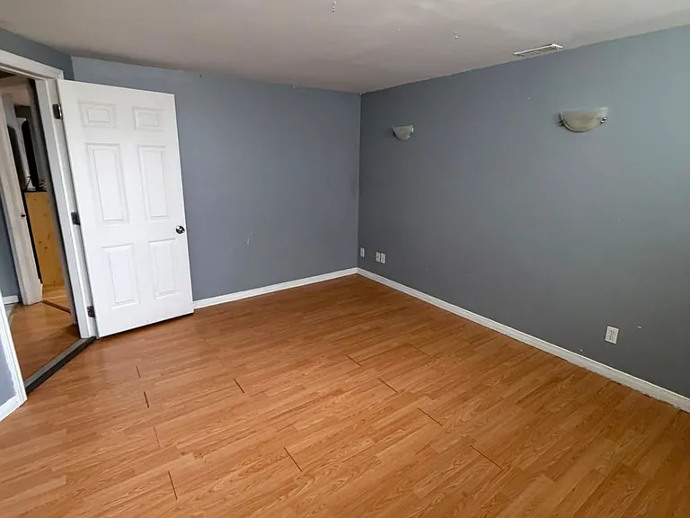 1165 Ogden Ave #BASEMENT — Photo 6