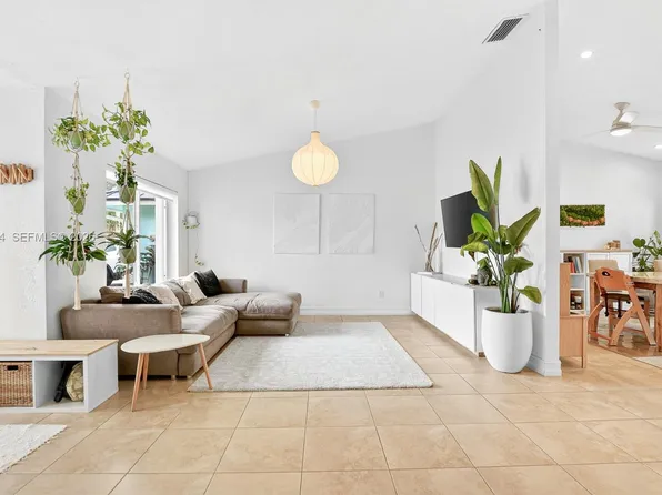 752 NW 134th Ave, Miami, FL 33182