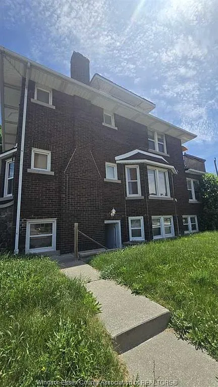 1 bed, $1,300 — Photo 1