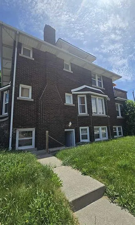 805 Giles Blvd E #LOWER
