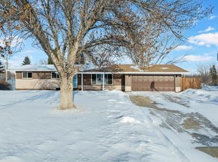 6 Timmothy Dr, Minot, ND 58703