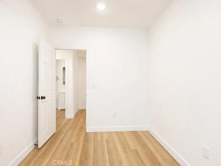 625 Orizaba Ave #5 — Photo 5