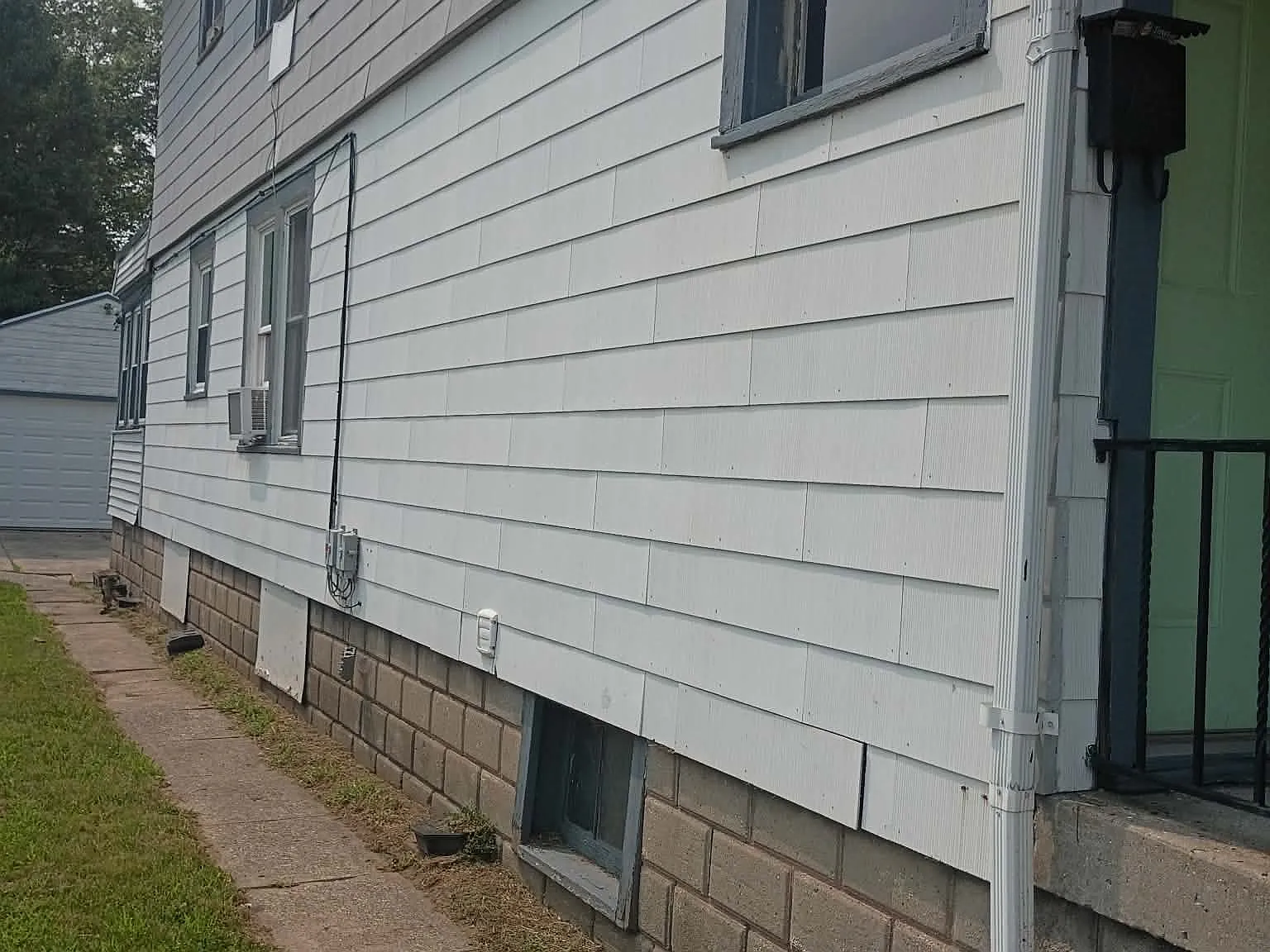 1534 E. Broadway Street - Upp — Photo 3