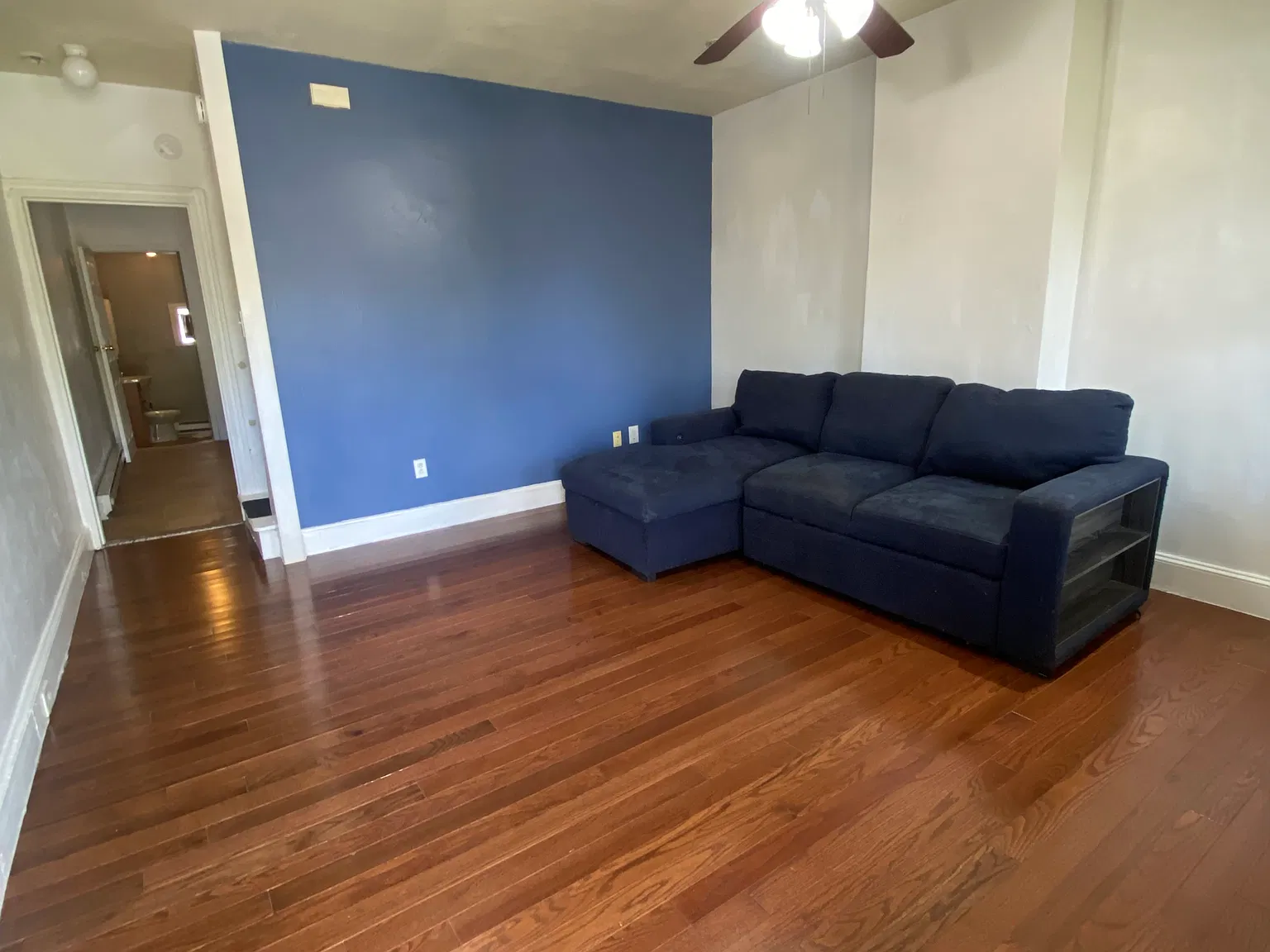 2 bed, 896 sqft, $1,900 — Photo 3