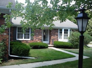 1269 Glenmeadow Ln, East Lansing, MI 48823
