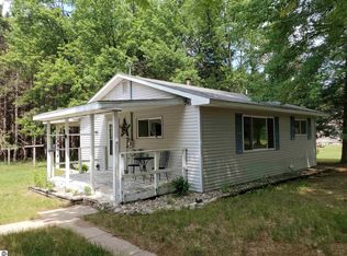 10128 S 17th Rd, Cadillac, MI 49601