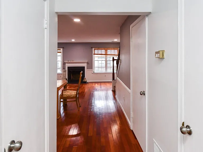 156 Barnsfield Ct — Photo 7