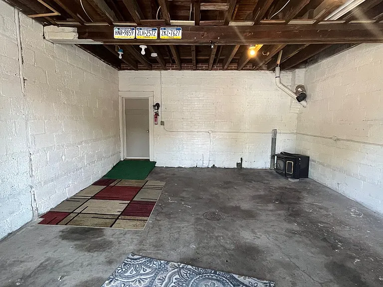134 College Ave #R — Photo 11