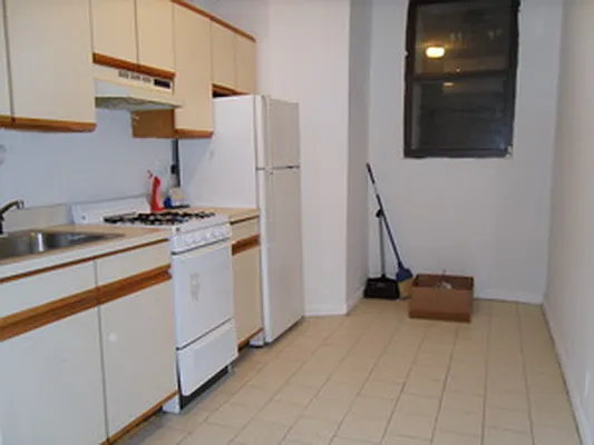 Rented by CitySites Real Estate Group | media 27