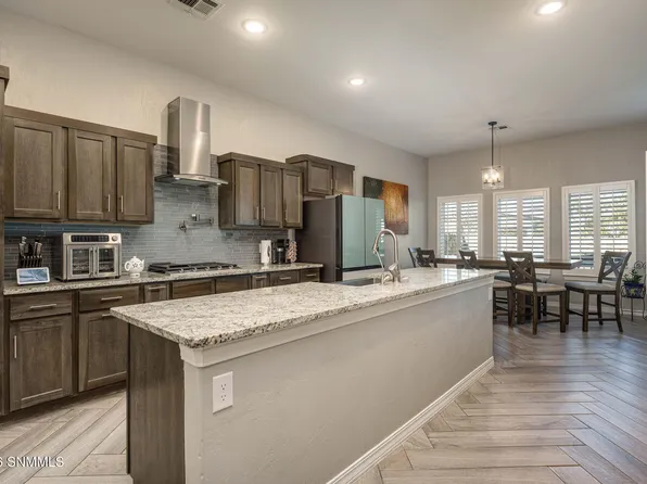 672 W La Entrada Cir, Sunland Park, NM 88063
