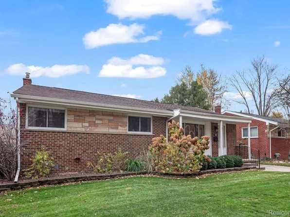 4704 Audubon Dr, Warren, MI 48092