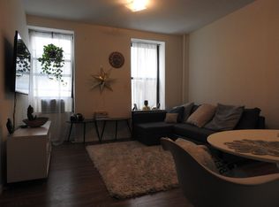 58 W 48th St #R4, New York, NY 10036