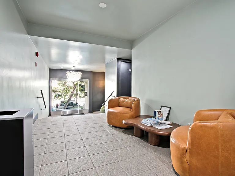 727 Westbourne — Photo 11