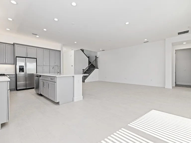 32754 Tree Of Life Ave — Photo 18