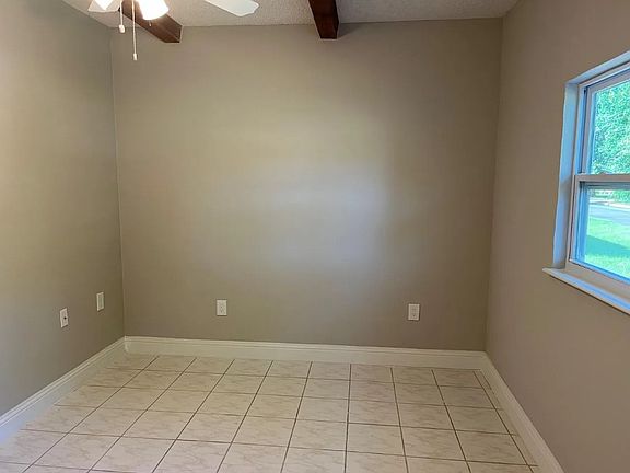 5th image of 1209 Glenn Dr #F