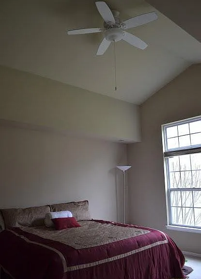 124 Wallace Ct — Photo 5