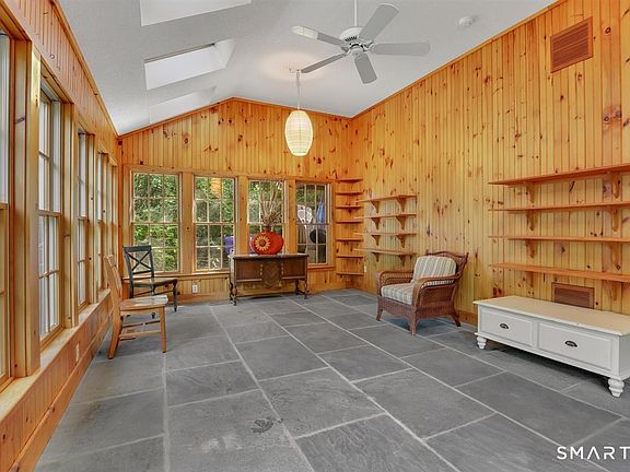 5th image of 18 Welles Drive