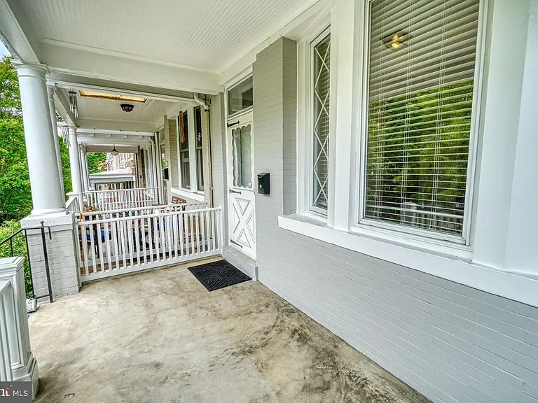 1821 Kilbourne Pl NW — Photo 5